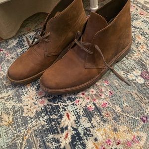 Clarks mens Desert Boots. Size 13. Classic brown coloring